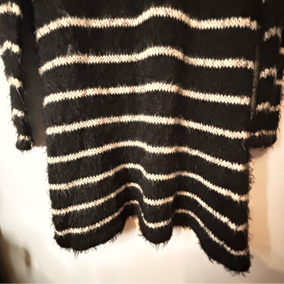 Women's Volcom Long Cardigan Sweater Knit
Black White XS-S-M(8-10) The Breeze - Picture 8 of 10